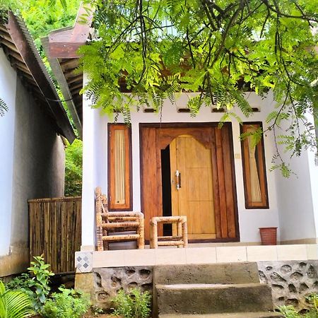 Diki Bungalows Kuta  Buitenkant foto
