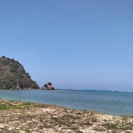 Diki Bungalows Kuta  Buitenkant foto