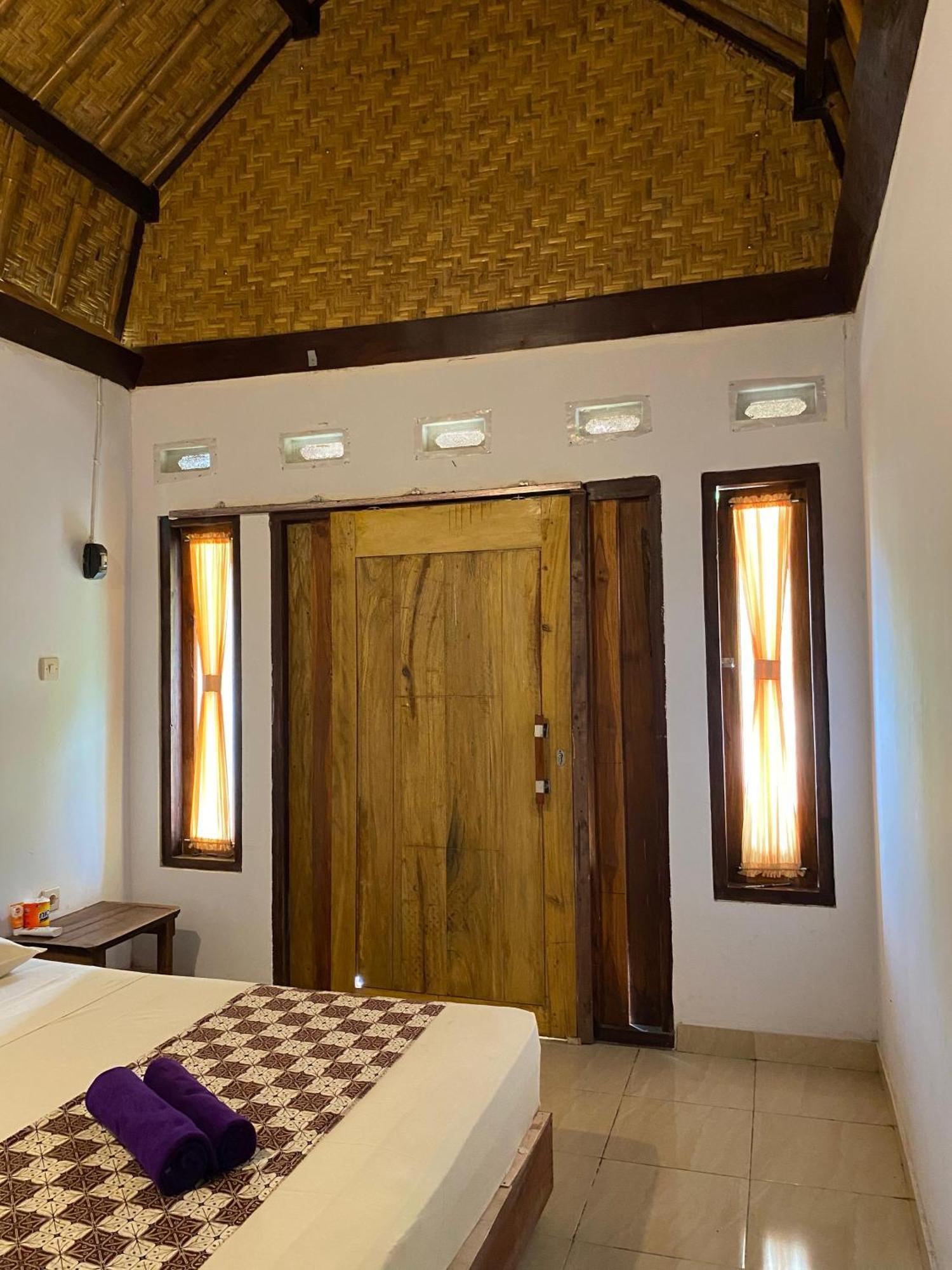 Diki Bungalows Kuta  Buitenkant foto